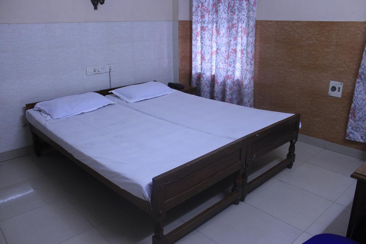 Hotel Sukhvas Thiruvananthapuram Exterior foto